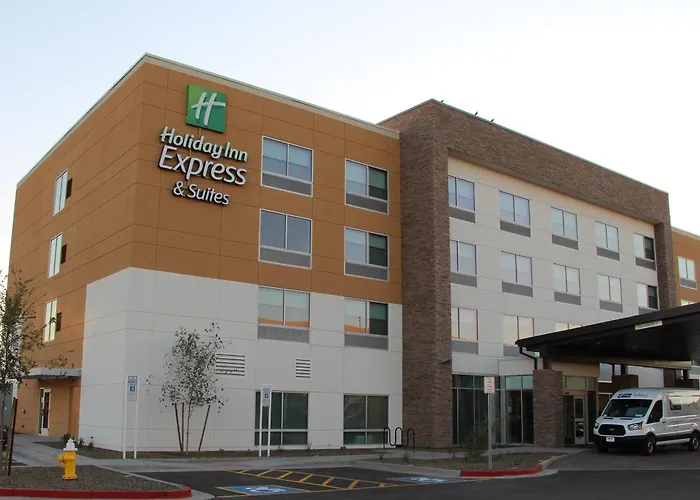Express & - - Airport North By Ihg 3*